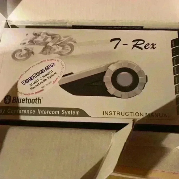 FreedConn 8 way conference intercom system, smart connect helmet audio - Picture 4 of 7